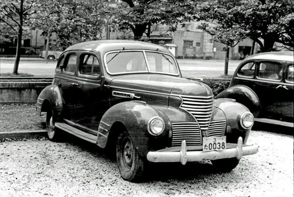 39-1a (069-21) 1939 DeSoto Customline 4dr Sedan.jpg